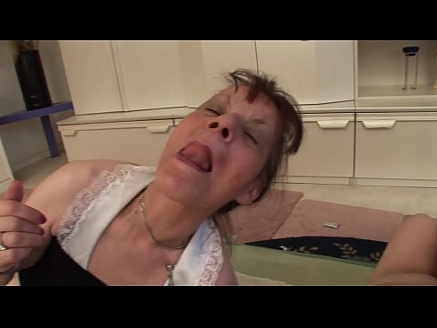 ❤️ İki nənənin və bir babanın üçlü var Sikişmə videosu  pornoda az.niceporn-tv.ru ❌️❤
